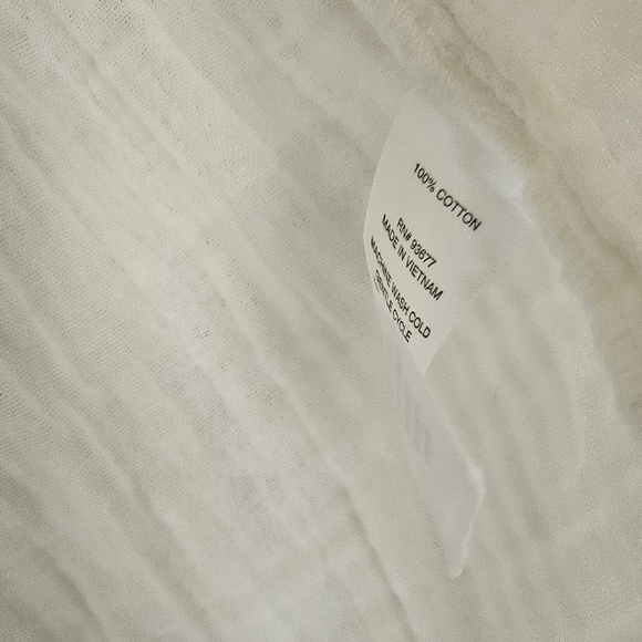 3/$15 a.n.a. L 100% Cotton Top White/Off-White Good Condition - Picture 4 of 5